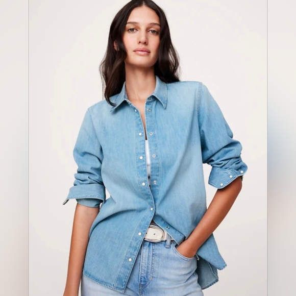 Banana Republic Tops - Banana Republic The Perfect Denim Everyday Shirt Snap Buttons Size XS New!